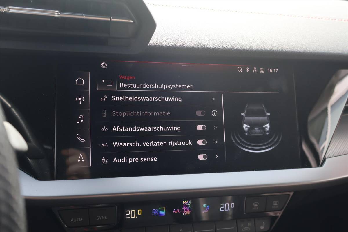 Audi A3 Audi A3 Sportback 35 S-Line TFSI 150pk | Navi | Trekhaak | RS Stoelen | Carplay | Sportstoelen | Stoelverwarming |