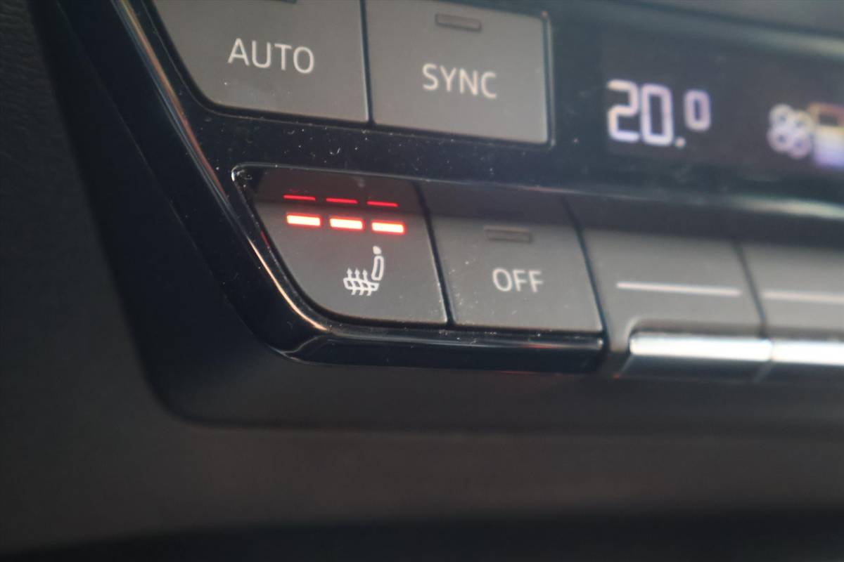 Audi A3 Audi A3 Sportback 35 S-Line TFSI 150pk | Navi | Trekhaak | RS Stoelen | Carplay | Sportstoelen | Stoelverwarming |