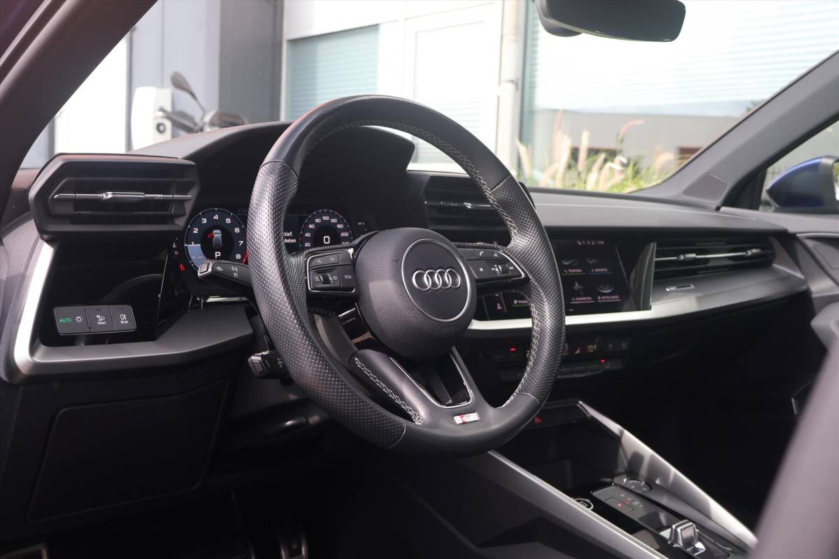 Audi A3 Audi A3 Sportback 35 TFSI S-Line 150pk | RS Stoelen | B&O | Navi | LED | Cruise | Virtual | Climate