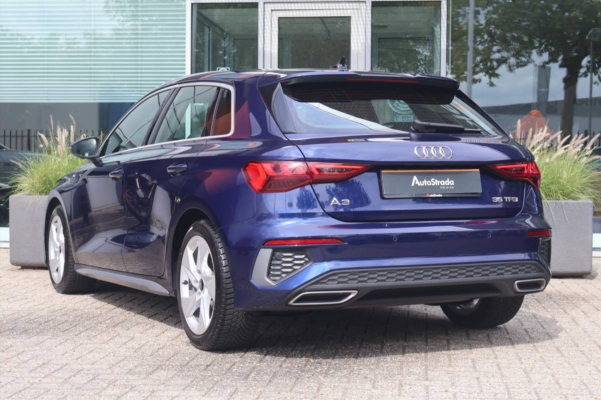 Audi A3 Audi A3 Sportback 35 TFSI S-Line 150pk | RS Stoelen | B&O | Navi | LED | Cruise | Virtual | Climate
