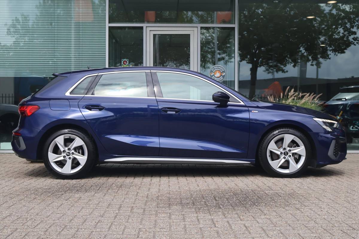 Audi A3 Audi A3 Sportback 35 TFSI S-Line 150pk | RS Stoelen | B&O | Navi | LED | Cruise | Virtual | Climate