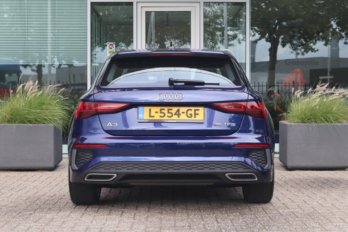Audi A3 Audi A3 Sportback 35 TFSI S-Line 150pk | RS Stoelen | B&O | Navi | LED | Cruise | Virtual | Climate