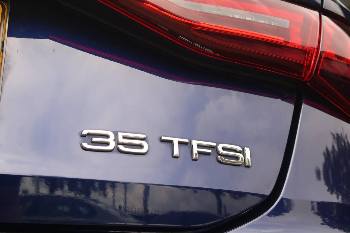 Audi A3 Audi A3 Sportback 35 TFSI S-Line 150pk | RS Stoelen | B&O | Navi | LED | Cruise | Virtual | Climate