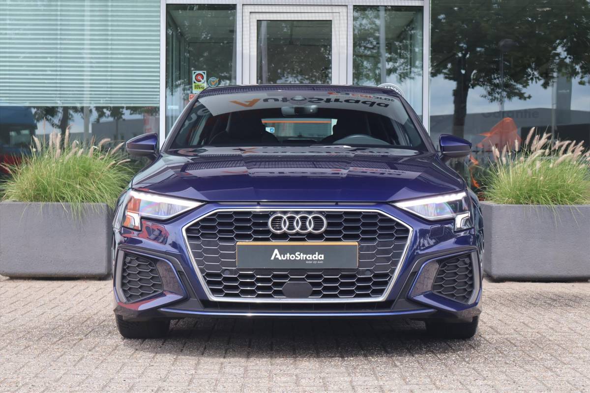 Audi A3 Audi A3 Sportback 35 TFSI S-Line 150pk | RS Stoelen | B&O | Navi | LED | Cruise | Virtual | Climate