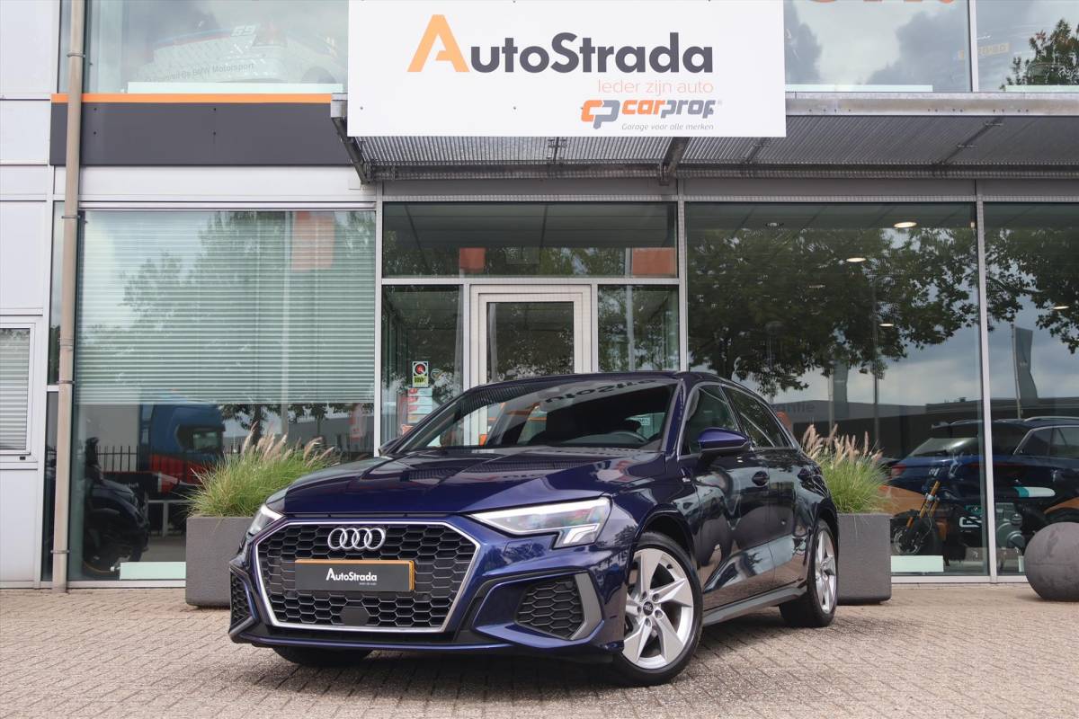 Audi A3 Audi A3 Sportback 35 TFSI S-Line 150pk | RS Stoelen | B&O | Navi | LED | Cruise | Virtual | Climate