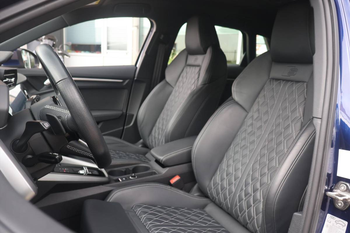 Audi A3 Audi A3 Sportback 35 TFSI S-Line 150pk | RS Stoelen | B&O | Navi | LED | Cruise | Virtual | Climate
