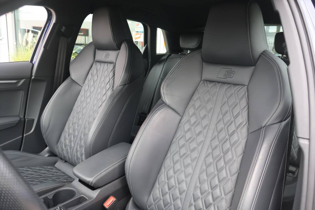 Audi A3 Audi A3 Sportback 35 TFSI S-Line 150pk | RS Stoelen | B&O | Navi | LED | Cruise | Virtual | Climate