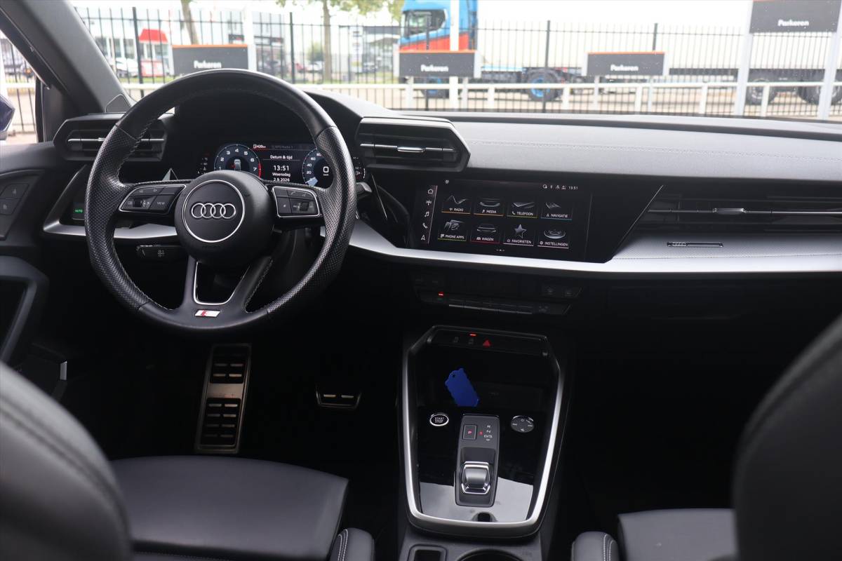 Audi A3 Audi A3 Sportback 35 TFSI S-Line 150pk | RS Stoelen | B&O | Navi | LED | Cruise | Virtual | Climate