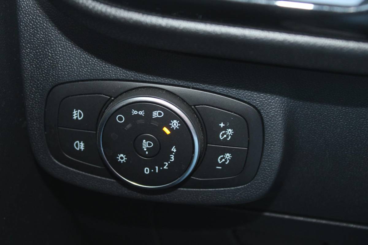 Ford Fiesta Ford Fiesta 1.0 EcoBoost Titanium | Automaat | Climate control | Scherm | Keyless entry | Elektrisch inkapbare spiegels | Cruise control
