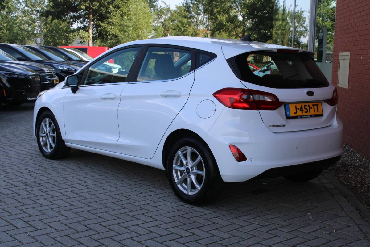 Ford Fiesta Ford Fiesta 1.0 EcoBoost Titanium | Automaat | Climate control | Scherm | Keyless entry | Elektrisch inkapbare spiegels | Cruise control