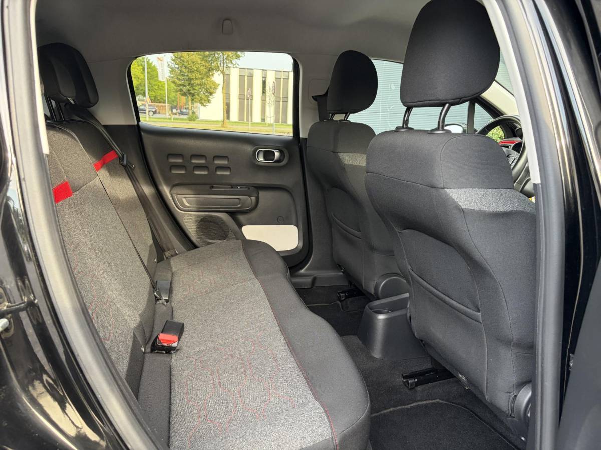 Citroën C3 Citroen C3 1.2 PureTech Shine ✓2e Eigenaar✓Camera✓Carplay✓Navi✓Trekhaak✓Pdc✓Clima✓Cruise✓17”Lm velgen✓Rijstrooksensor✓N.A.P✓Apk tot 04-2027
