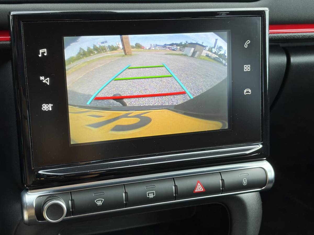 Citroën C3 Citroen C3 1.2 PureTech Shine ✓2e Eigenaar✓Camera✓Carplay✓Navi✓Trekhaak✓Pdc✓Clima✓Cruise✓17”Lm velgen✓Rijstrooksensor✓N.A.P✓Apk tot 04-2027