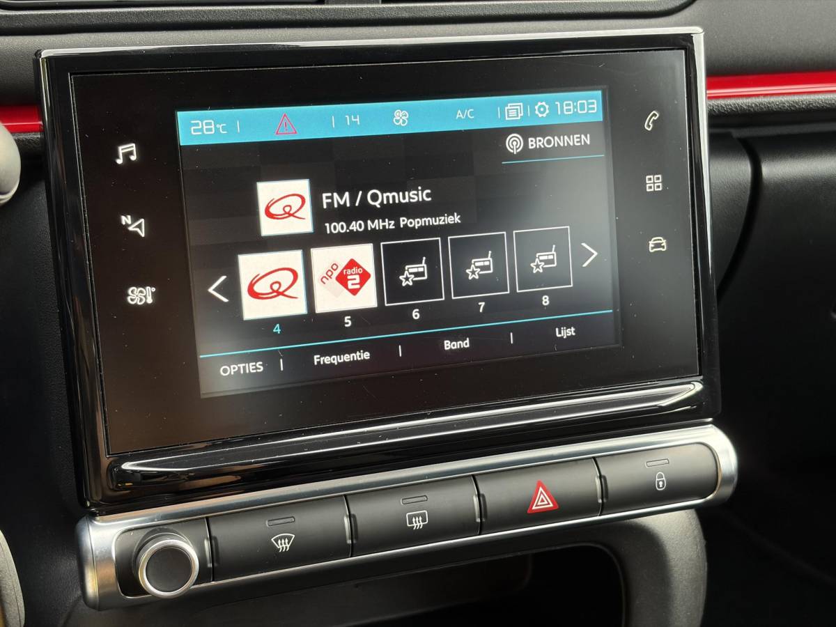 Citroën C3 Citroen C3 1.2 PureTech Shine ✓2e Eigenaar✓Camera✓Carplay✓Navi✓Trekhaak✓Pdc✓Clima✓Cruise✓17”Lm velgen✓Rijstrooksensor✓N.A.P✓Apk tot 04-2027