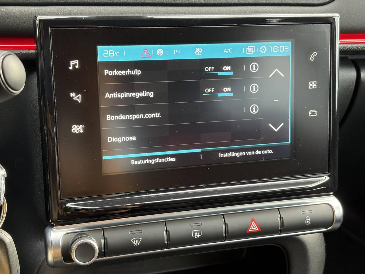 Citroën C3 Citroen C3 1.2 PureTech Shine ✓2e Eigenaar✓Camera✓Carplay✓Navi✓Trekhaak✓Pdc✓Clima✓Cruise✓17”Lm velgen✓Rijstrooksensor✓N.A.P✓Apk tot 04-2027