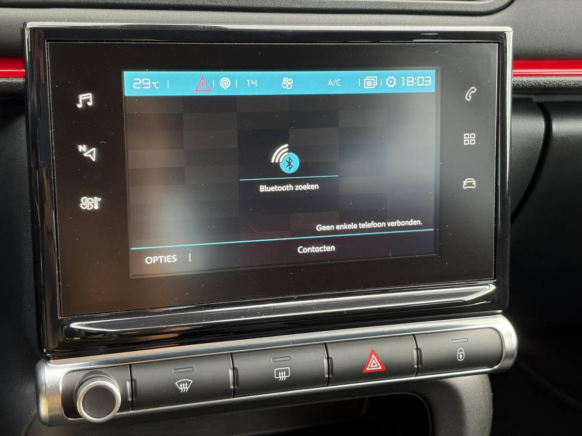 Citroën C3 Citroen C3 1.2 PureTech Shine ✓2e Eigenaar✓Camera✓Carplay✓Navi✓Trekhaak✓Pdc✓Clima✓Cruise✓17”Lm velgen✓Rijstrooksensor✓N.A.P✓Apk tot 04-2027