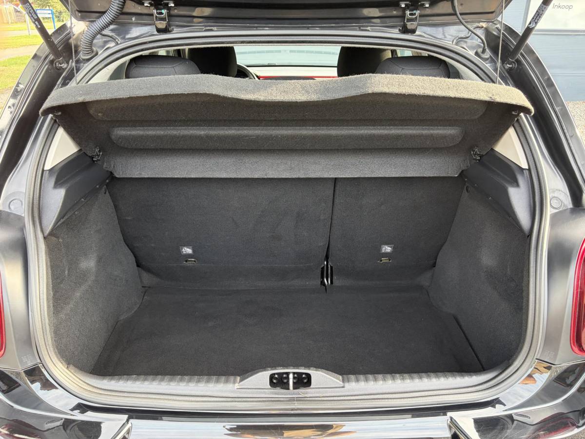 Citroën C3 Citroen C3 1.2 PureTech Shine ✓2e Eigenaar✓Camera✓Carplay✓Navi✓Trekhaak✓Pdc✓Clima✓Cruise✓17”Lm velgen✓Rijstrooksensor✓N.A.P✓Apk tot 04-2027