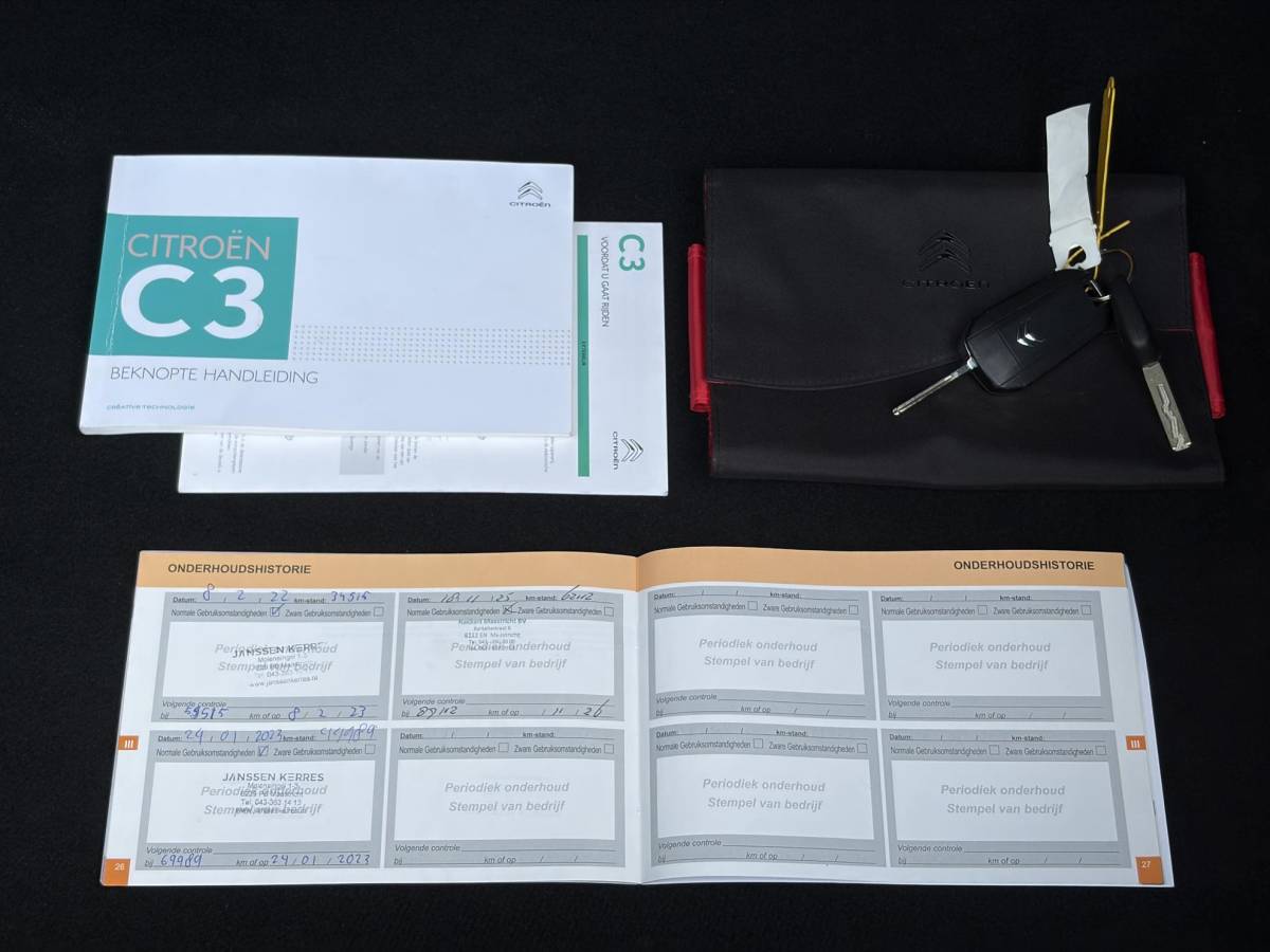 Citroën C3 Citroen C3 1.2 PureTech Shine ✓2e Eigenaar✓Camera✓Carplay✓Navi✓Trekhaak✓Pdc✓Clima✓Cruise✓17”Lm velgen✓Rijstrooksensor✓N.A.P✓Apk tot 04-2027
