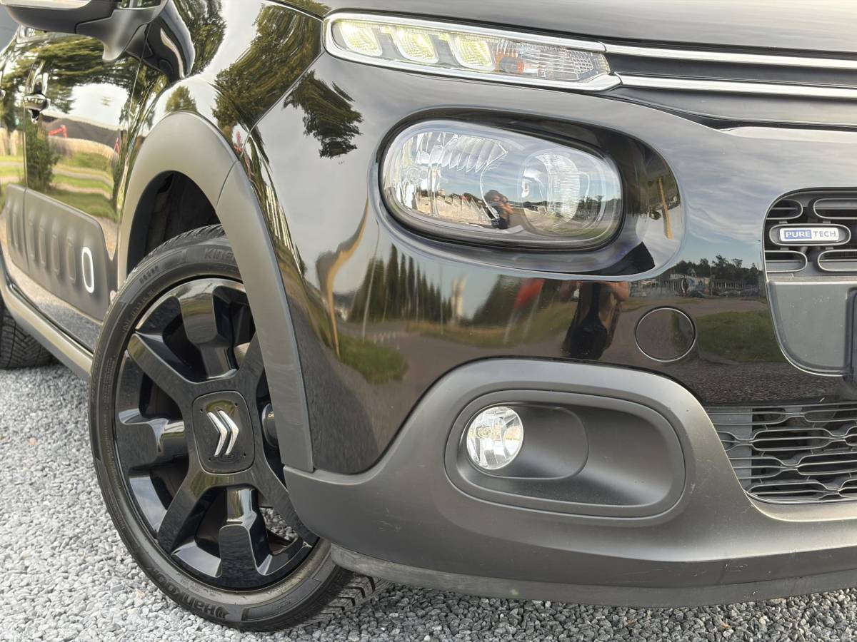 Citroën C3 Citroen C3 1.2 PureTech Shine ✓2e Eigenaar✓Camera✓Carplay✓Navi✓Trekhaak✓Pdc✓Clima✓Cruise✓17”Lm velgen✓Rijstrooksensor✓N.A.P✓Apk tot 04-2027