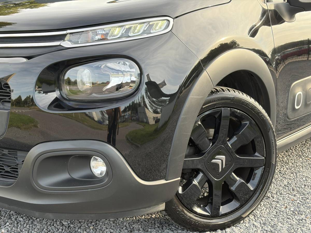 Citroën C3 Citroen C3 1.2 PureTech Shine ✓2e Eigenaar✓Camera✓Carplay✓Navi✓Trekhaak✓Pdc✓Clima✓Cruise✓17”Lm velgen✓Rijstrooksensor✓N.A.P✓Apk tot 04-2027