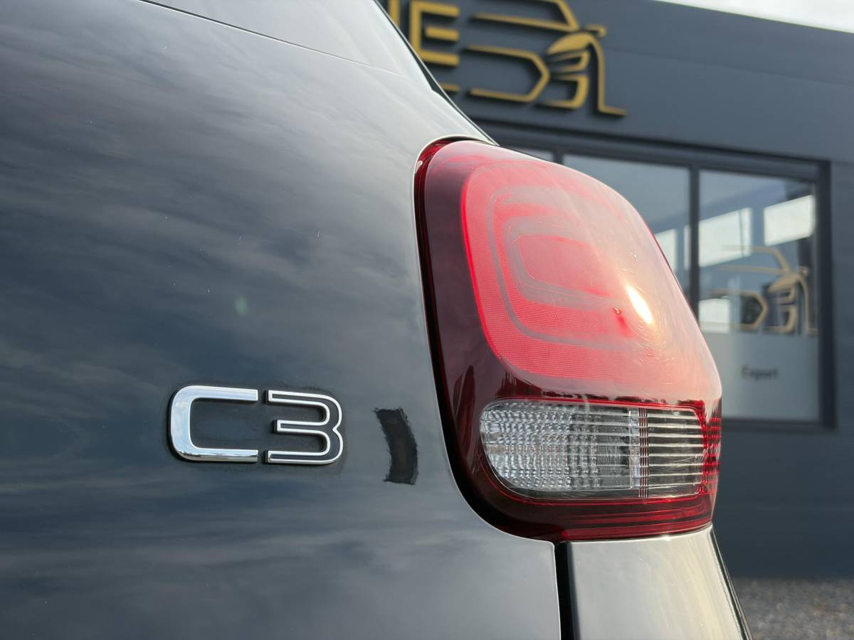 Citroën C3 Citroen C3 1.2 PureTech Shine ✓2e Eigenaar✓Camera✓Carplay✓Navi✓Trekhaak✓Pdc✓Clima✓Cruise✓17”Lm velgen✓Rijstrooksensor✓N.A.P✓Apk tot 04-2027