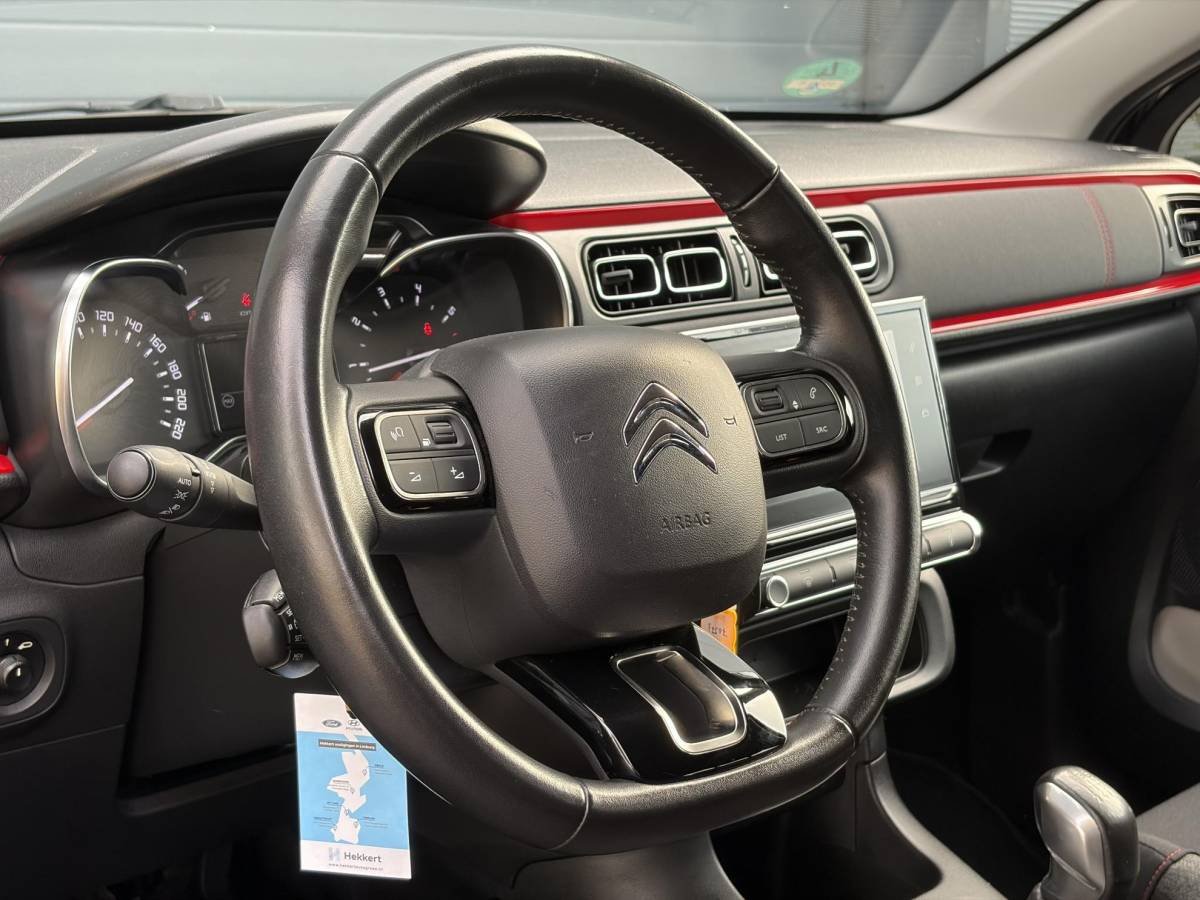 Citroën C3 Citroen C3 1.2 PureTech Shine ✓2e Eigenaar✓Camera✓Carplay✓Navi✓Trekhaak✓Pdc✓Clima✓Cruise✓17”Lm velgen✓Rijstrooksensor✓N.A.P✓Apk tot 04-2027