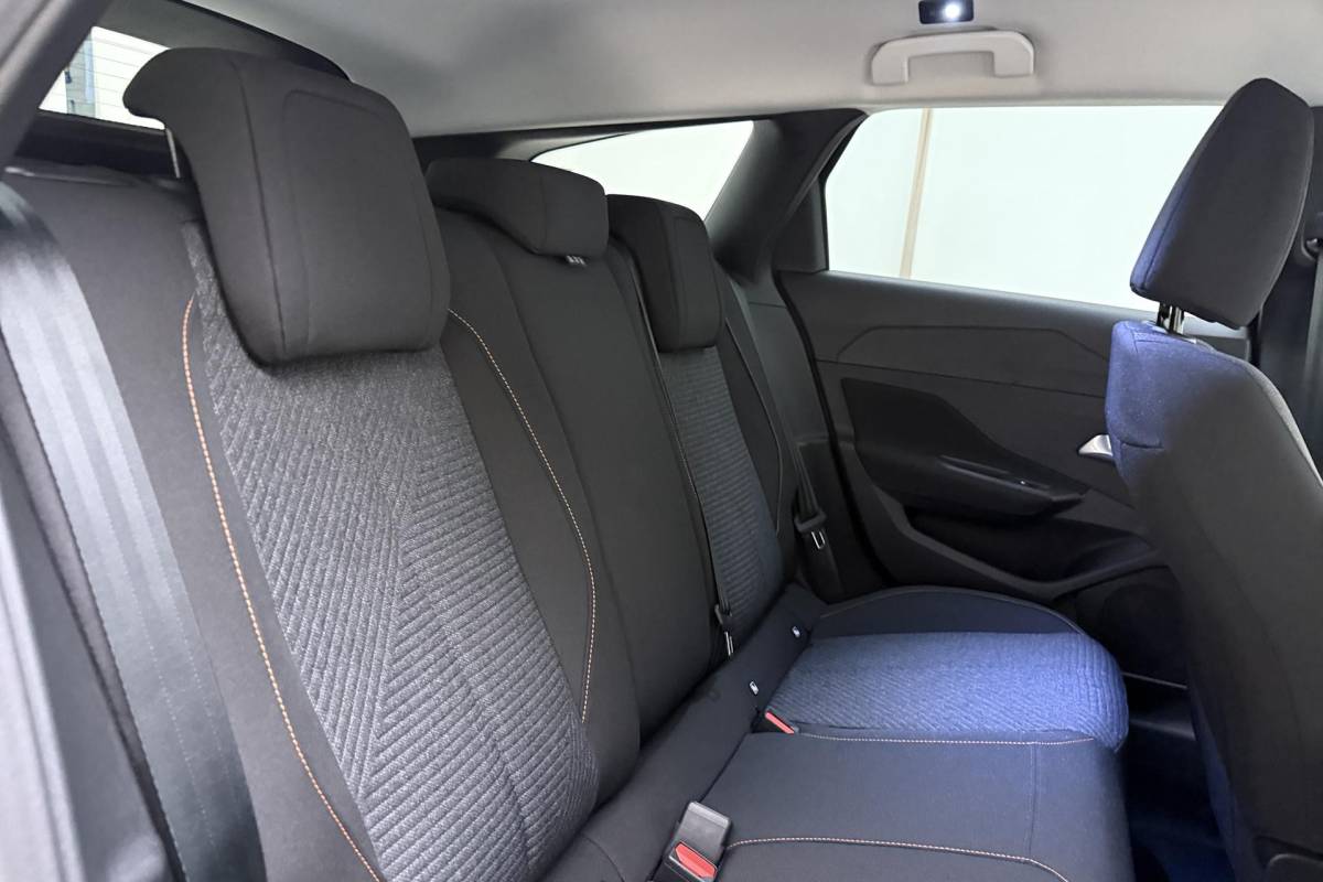 Peugeot 308 Peugeot 308 SW 1.2 Hybrid 145pk e-DCS6 Business | Achteruitrijcamera | Automaat | Apple Carplay/Android Auto | Climate Control | Nieuwe type