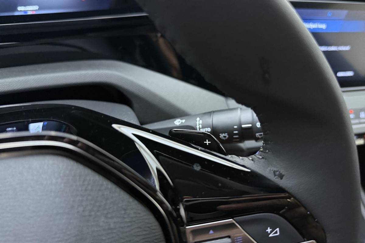 Peugeot 308 Peugeot 308 SW 1.2 Hybrid 145pk e-DCS6 Business | Achteruitrijcamera | Automaat | Apple Carplay/Android Auto | Climate Control | Nieuwe type