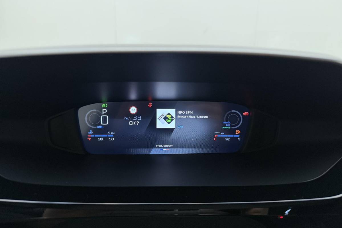 Peugeot 308 Peugeot 308 SW 1.2 Hybrid 145pk e-DCS6 Business | Achteruitrijcamera | Automaat | Apple Carplay/Android Auto | Climate Control | Nieuwe type