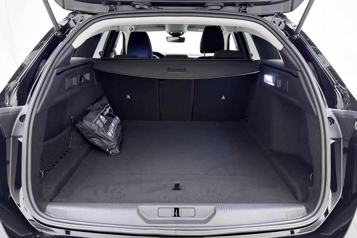Peugeot 308 Peugeot 308 SW 1.2 Hybrid 145pk e-DCS6 Business | Achteruitrijcamera | Automaat | Apple Carplay/Android Auto | Climate Control | Nieuwe type