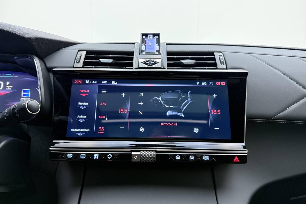 DS DS 7 DS 7 1.6 PHEV 300pk 4×4 Pallas | Panoramadak | 19inch Lichtmetaal | 4 wielaandrijving | Elektrische achterklep | Elektrische voorstoelen | AGR voorstoelen