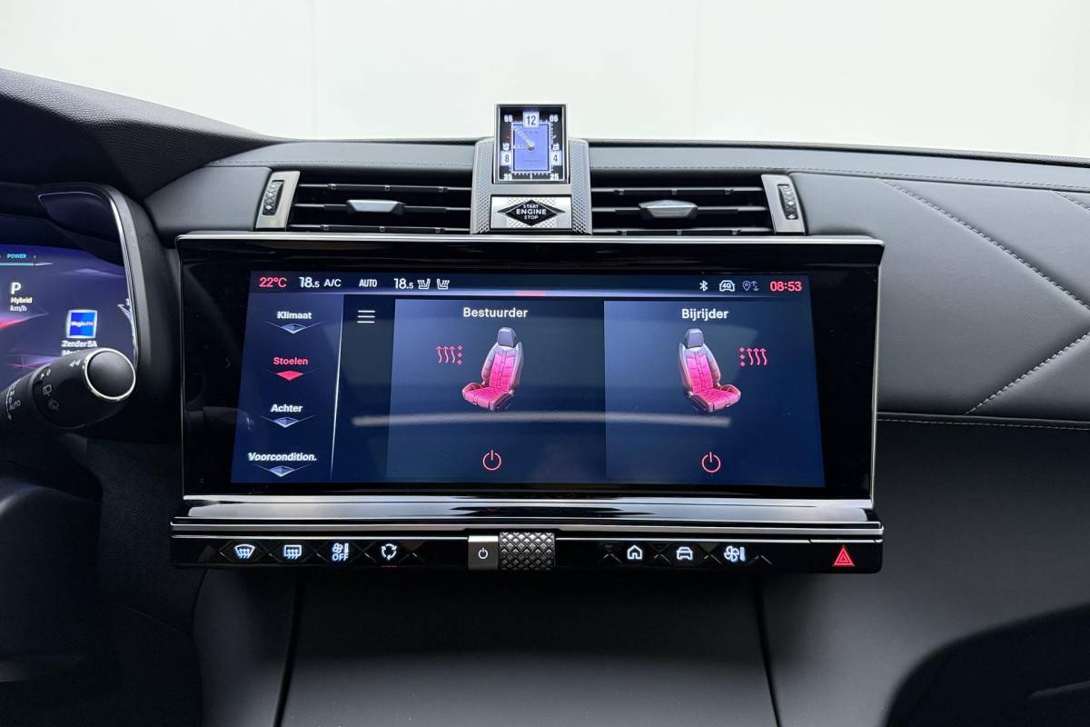 DS DS 7 DS 7 1.6 PHEV 300pk 4×4 Pallas | Panoramadak | 19inch Lichtmetaal | 4 wielaandrijving | Elektrische achterklep | Elektrische voorstoelen | AGR voorstoelen
