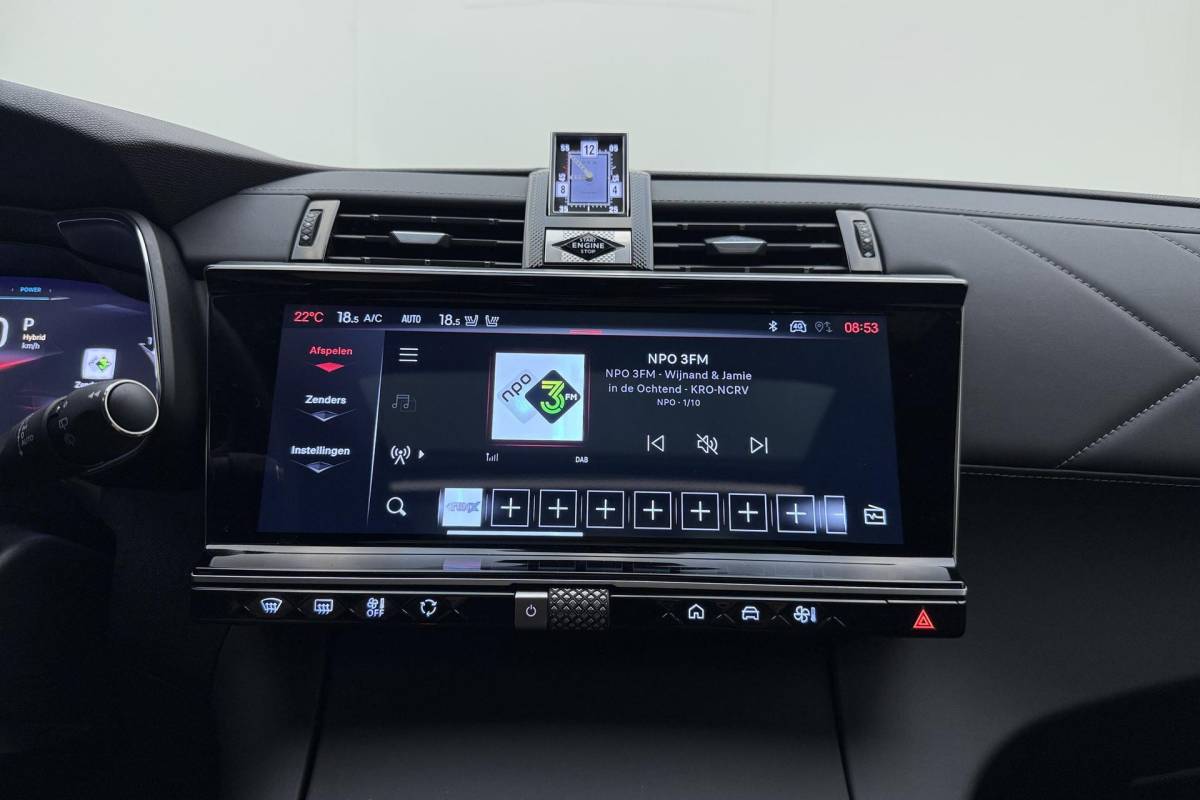 DS DS 7 DS 7 1.6 PHEV 300pk 4×4 Pallas | Panoramadak | 19inch Lichtmetaal | 4 wielaandrijving | Elektrische achterklep | Elektrische voorstoelen | AGR voorstoelen