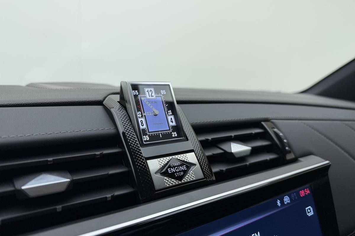 DS DS 7 DS 7 1.6 PHEV 300pk 4×4 Pallas | Panoramadak | 19inch Lichtmetaal | 4 wielaandrijving | Elektrische achterklep | Elektrische voorstoelen | AGR voorstoelen