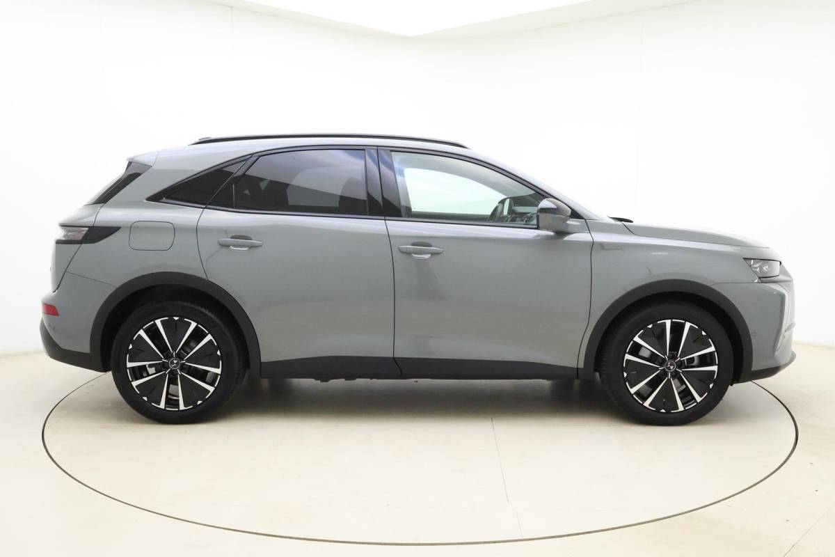 DS DS 7 DS 7 1.6 PHEV 300pk 4×4 Pallas | Panoramadak | 19inch Lichtmetaal | 4 wielaandrijving | Elektrische achterklep | Elektrische voorstoelen | AGR voorstoelen