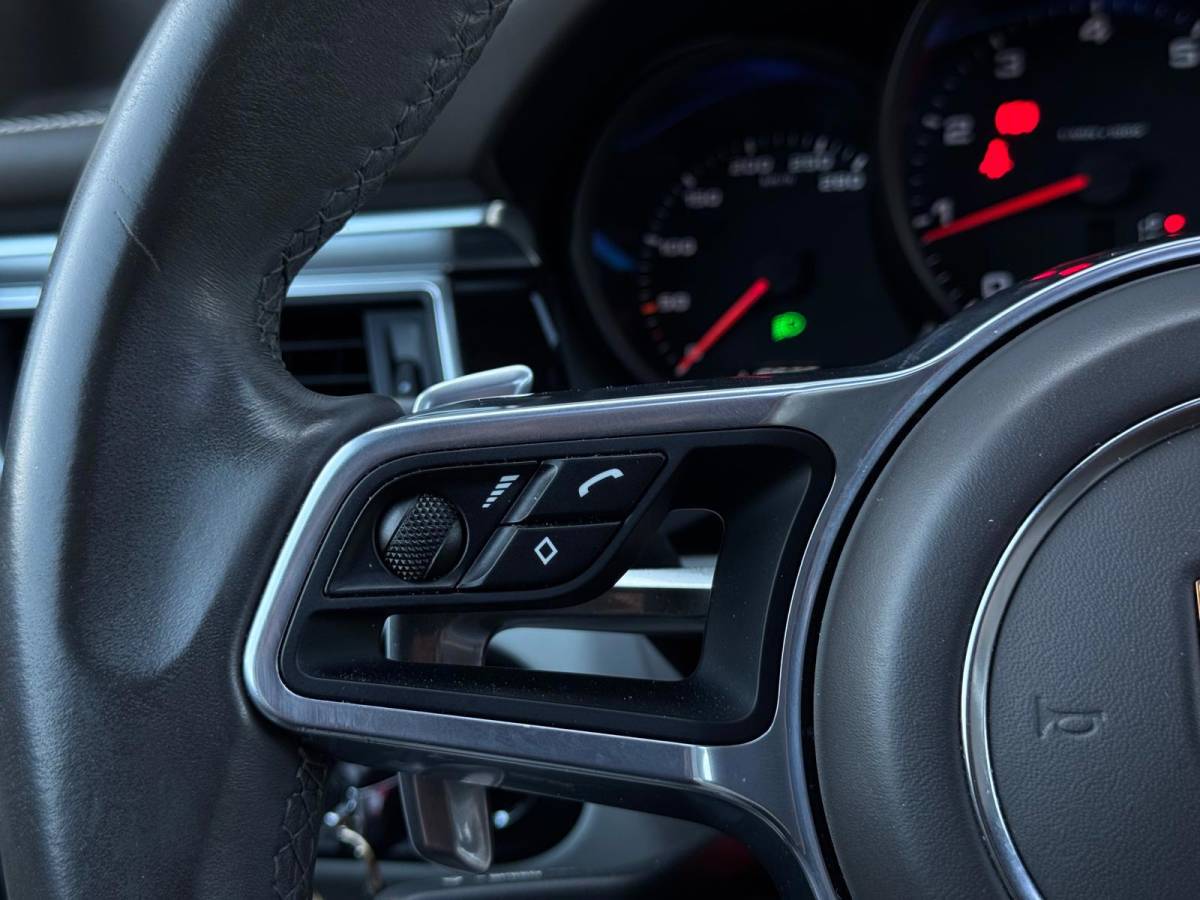Porsche Macan Porsche MACAN 2.0 | Pano | Leder | Camera |