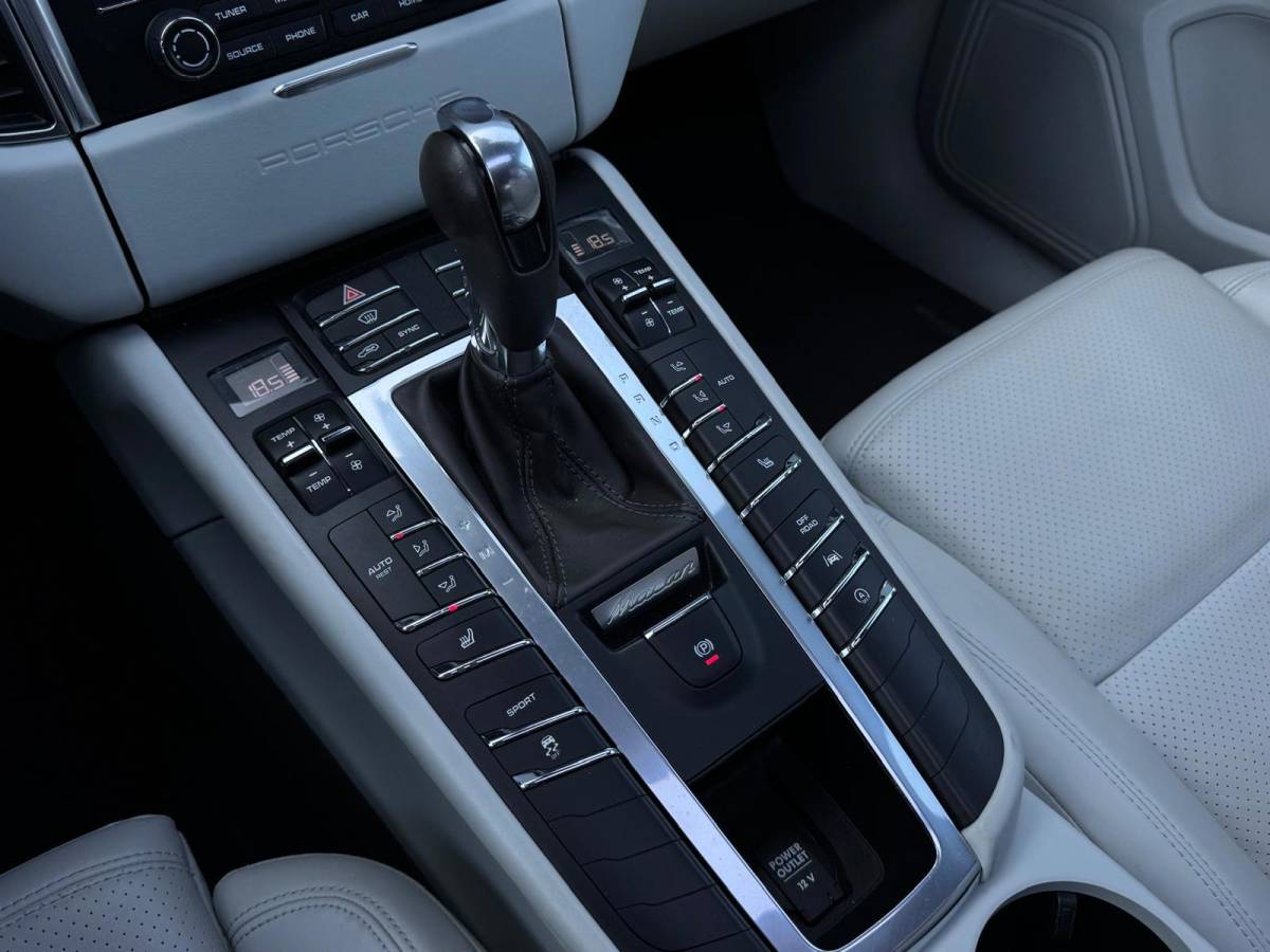 Porsche Macan Porsche MACAN 2.0 | Pano | Leder | Camera |