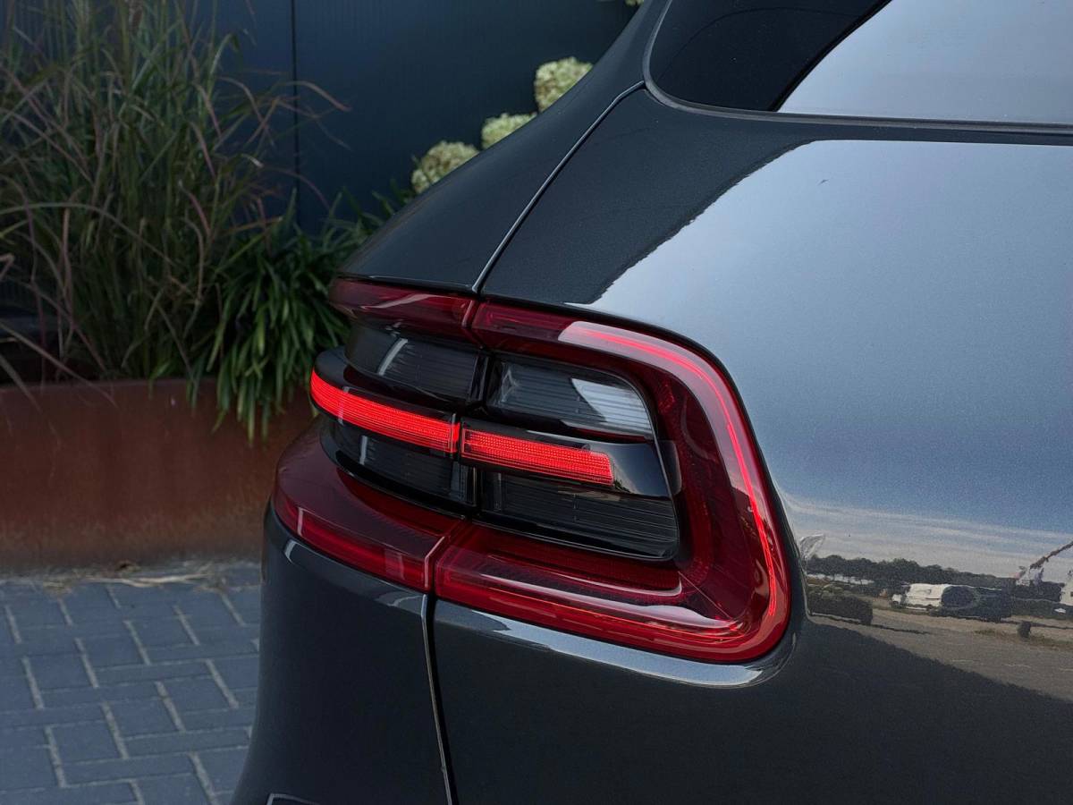 Porsche Macan Porsche MACAN 2.0 | Pano | Leder | Camera |