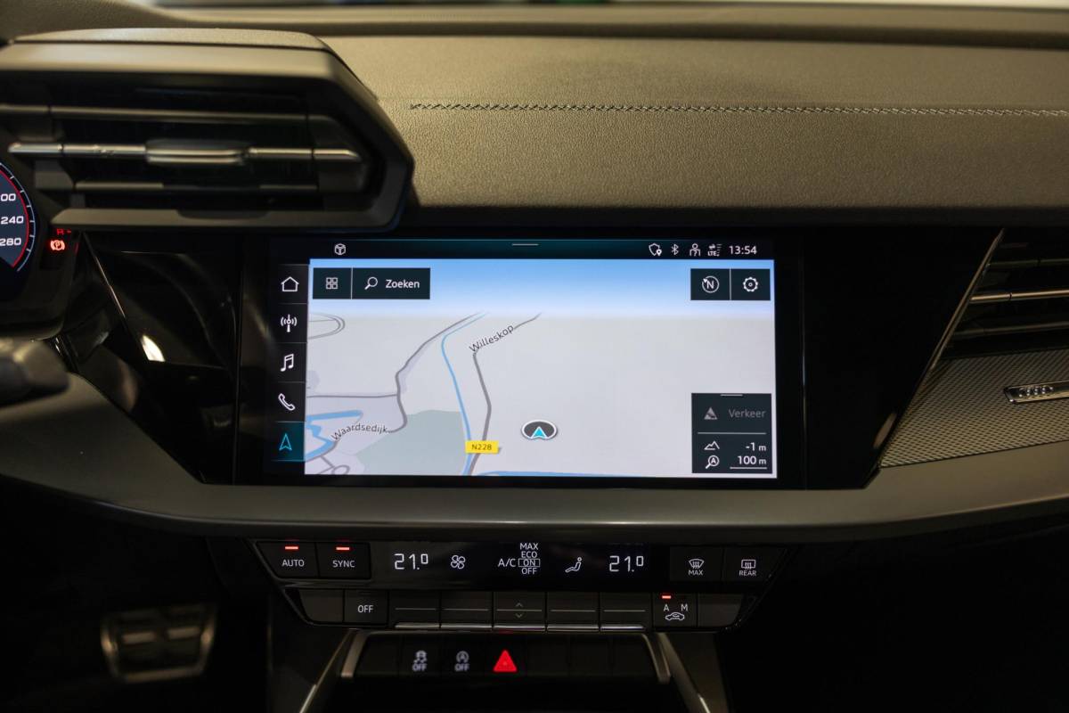 Audi A3 Audi A3 Sportback 35 TFSI S-Line edition / 150pk / NAP / Apple CarPlay /