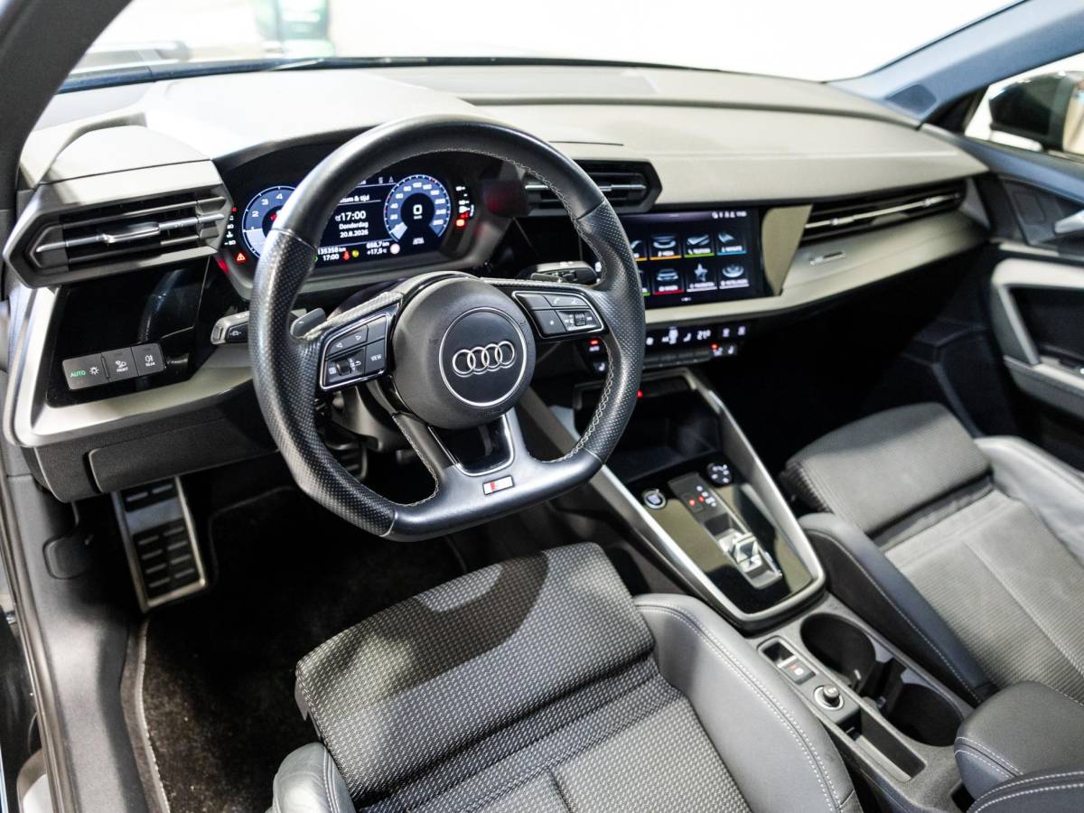 Audi A3 Audi A3 Limousine 35 TFSI S-Line edition / 150pk / NAP / Matrix LED / Stoelverwarming / Adaptieve cruise control /