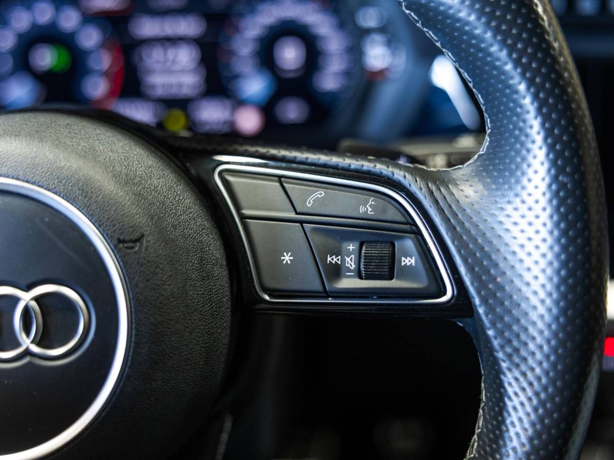 Audi A3 Audi A3 Limousine 35 TFSI S-Line edition / 150pk / NAP / Matrix LED / Stoelverwarming / Adaptieve cruise control /