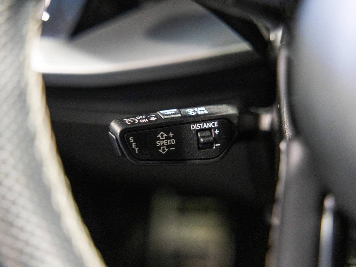 Audi A3 Audi A3 Limousine 35 TFSI S-Line edition / 150pk / NAP / Matrix LED / Stoelverwarming / Adaptieve cruise control /