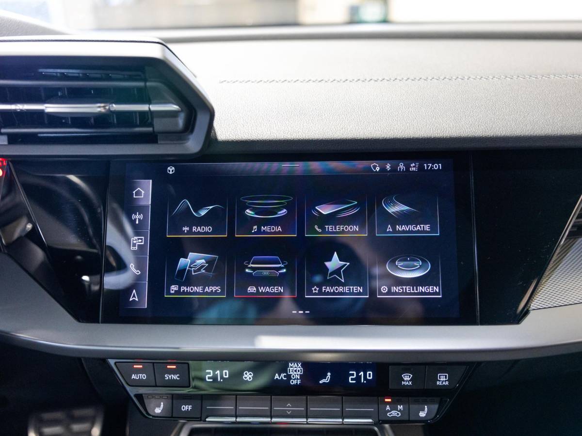 Audi A3 Audi A3 Limousine 35 TFSI S-Line edition / 150pk / NAP / Matrix LED / Stoelverwarming / Adaptieve cruise control /