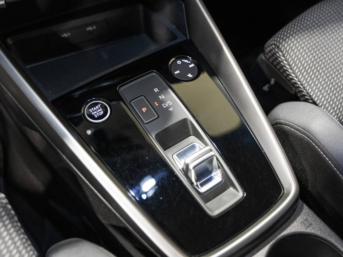 Audi A3 Audi A3 Limousine 35 TFSI S-Line edition / 150pk / NAP / Matrix LED / Stoelverwarming / Adaptieve cruise control /