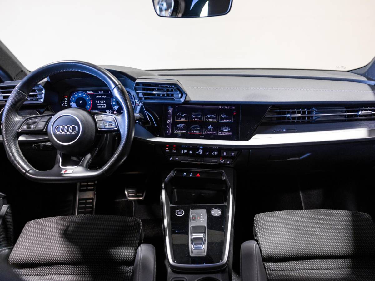 Audi A3 Audi A3 Limousine 35 TFSI S-Line edition / 150pk / NAP / Matrix LED / Stoelverwarming / Adaptieve cruise control /
