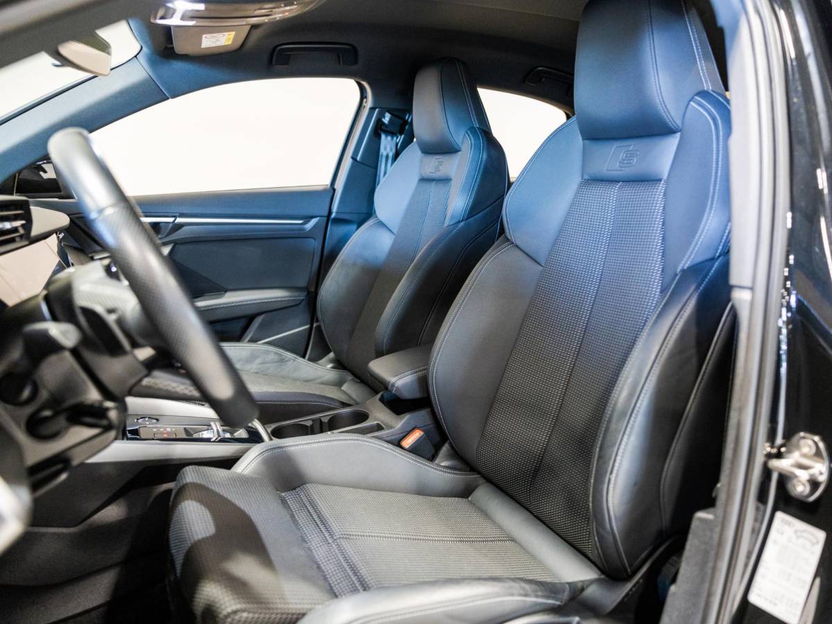 Audi A3 Audi A3 Limousine 35 TFSI S-Line edition / 150pk / NAP / Matrix LED / Stoelverwarming / Adaptieve cruise control /