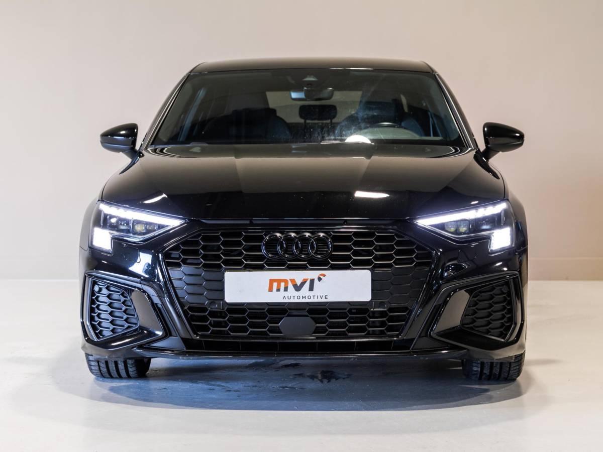 Audi A3 Audi A3 Limousine 35 TFSI S-Line edition / 150pk / NAP / Matrix LED / Stoelverwarming / Adaptieve cruise control /
