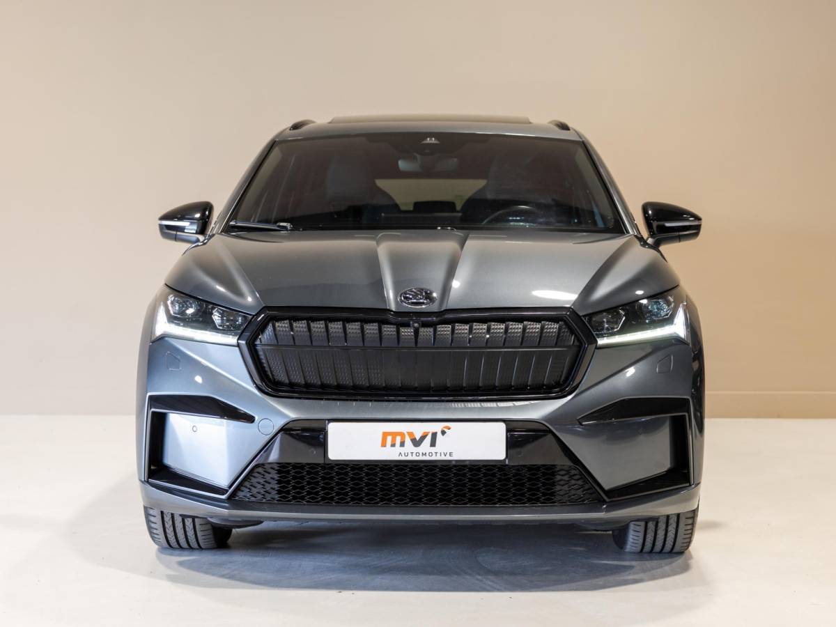 Škoda Enyaq iV Skoda Enyaq iV 60 Founders Edition Black Sportline SoH 92% / 179pk / Panorama dak / Achteruitrij camera / Memory stoelen /