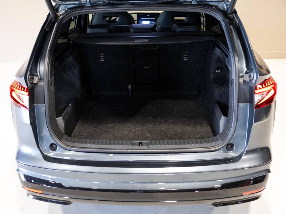 Škoda Enyaq iV Skoda Enyaq iV 60 Founders Edition Black Sportline SoH 92% / 179pk / Panorama dak / Achteruitrij camera / Memory stoelen /