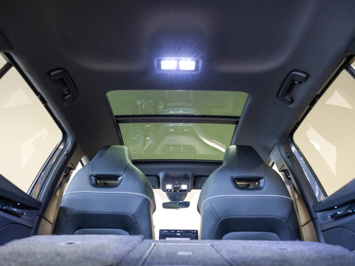 Škoda Enyaq iV Skoda Enyaq iV 60 Founders Edition Black Sportline SoH 92% / 179pk / Panorama dak / Achteruitrij camera / Memory stoelen /