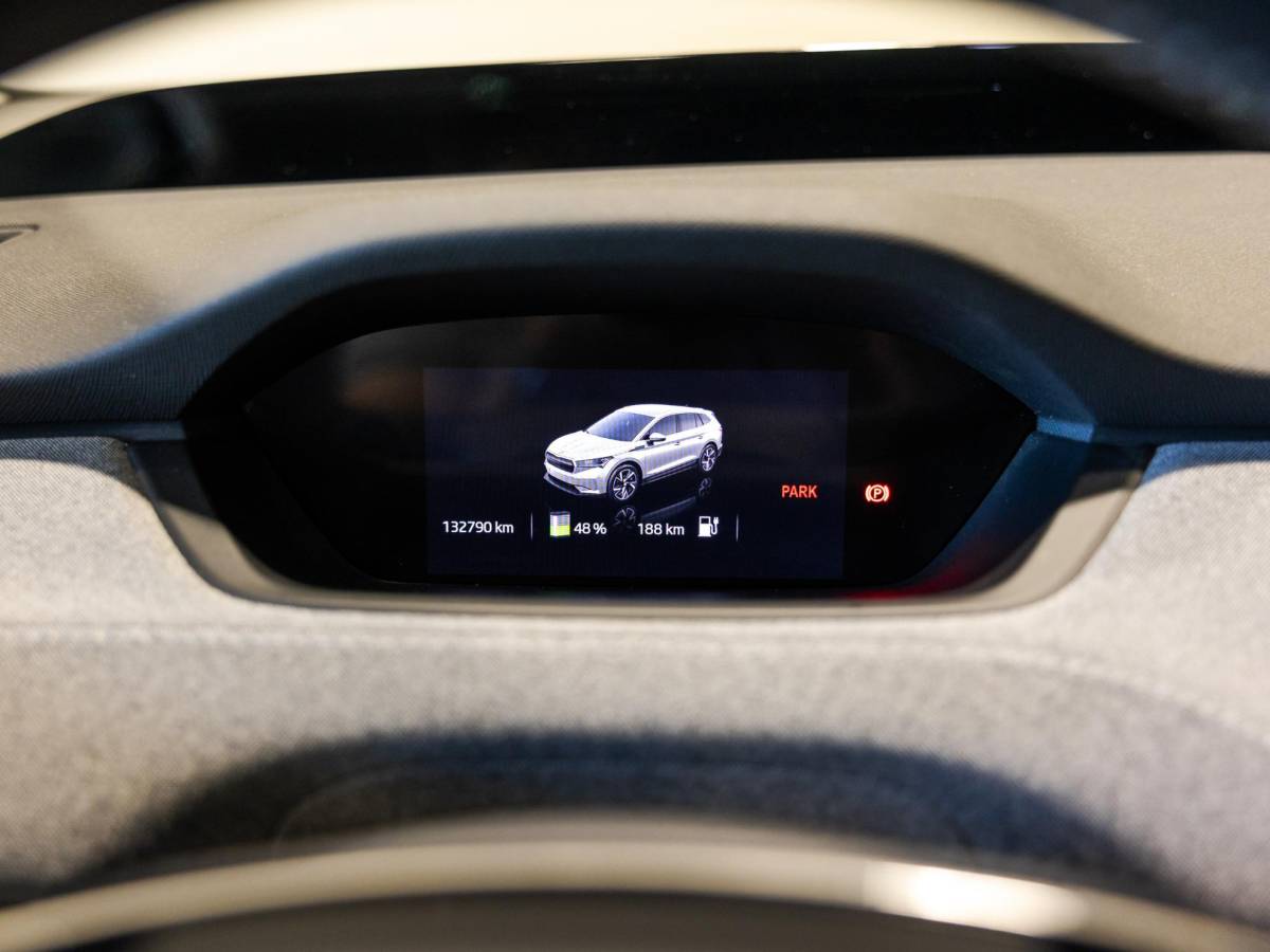Škoda Enyaq iV Skoda Enyaq iV 80 SoH 91% / 204pk / Trekhaak / Panorama dak / Head-up display /